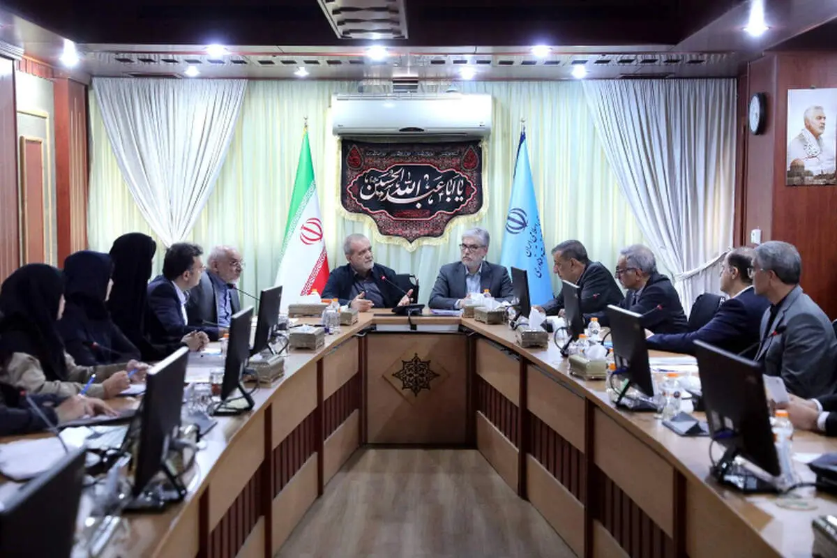 دانشگاه باید از محیط صرفاً آموزشی فاصله گرفته و به میدان حل مسئله وارد شود