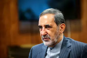 پیام علی اکبر ولایتی به آیت الله سیستانی 