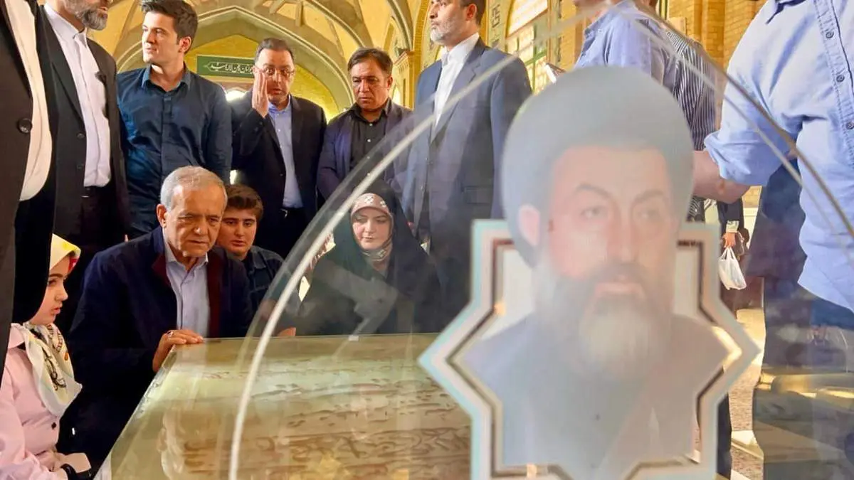 پزشکیان و دخترش بر سر مزار شهید بهشتی + عکس 