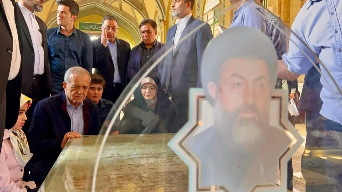 پزشکیان و دخترش بر سر مزار شهید بهشتی + عکس 