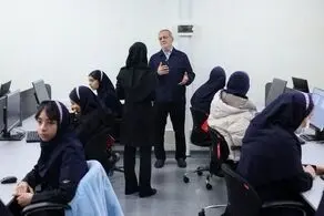 بازدید رئیس‌جمهور از مدرسه هوشمند فرزانگان شهریار