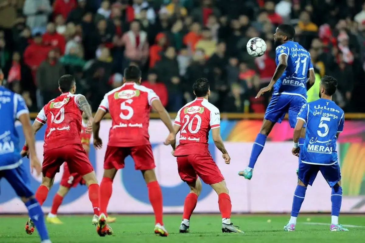 پرسپولیس یک شبه صدرنشین شد ولی به استقلال باخت!