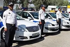 پلیس زن راهنمایی و رانندگی با استایل غیرمنتظره در خیابان‌ های تهران/ عکس