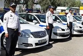 پلیس زن راهنمایی و رانندگی با استایل غیرمنتظره در خیابان‌ های تهران/ عکس