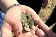 این کوهنورد خوش شانس، خوشبحالش شد/یافتن  هزاران سکه طلا در جایی که پای هیچکس به آنجا نرسیده بود