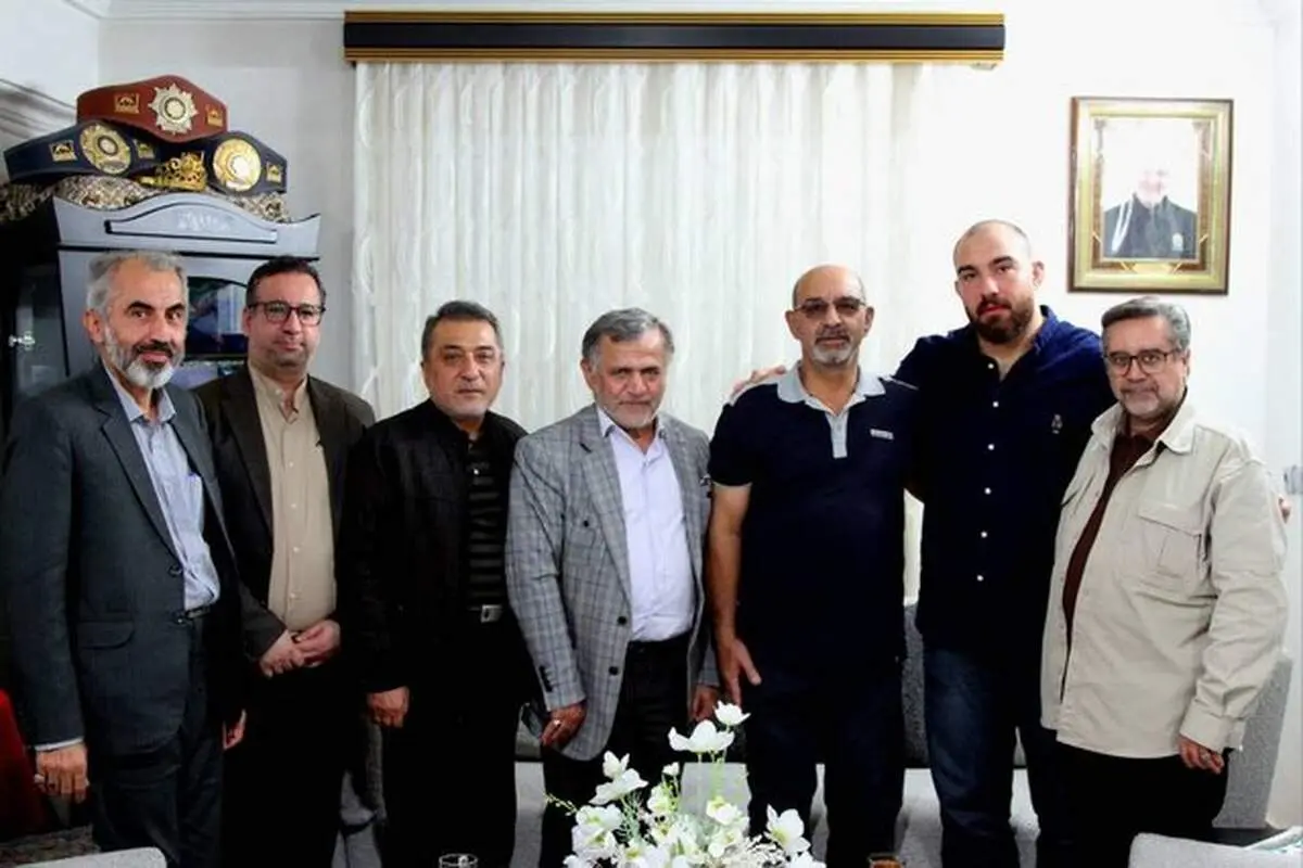 فعال سیاسی به دیدار امیرحسین زارع رفت 
