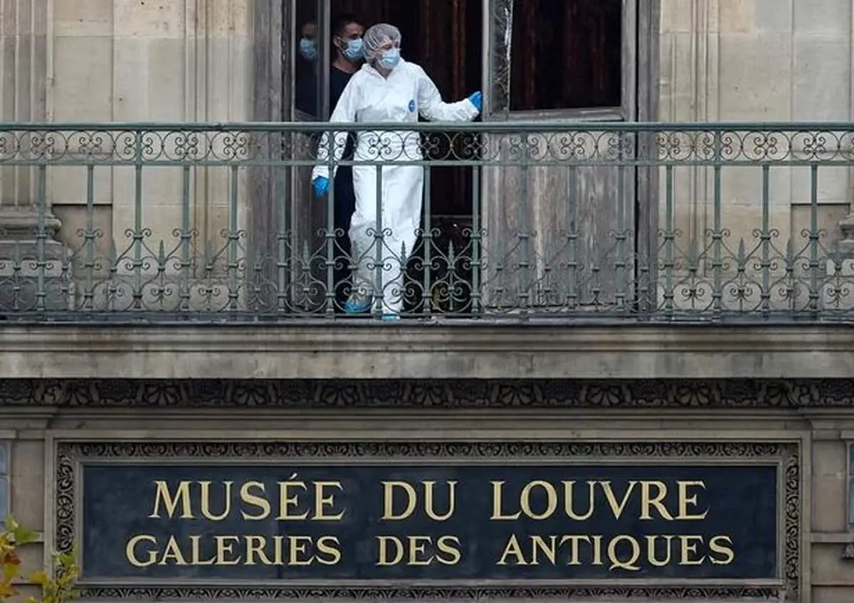 چند نفر در ارتباط با دزدی موزه لوور بازداشت شدند؟ 