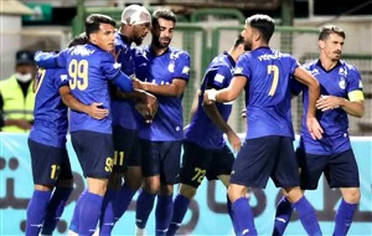 هواداران استقلال، میثاقی را با خاک یکسان کردند
