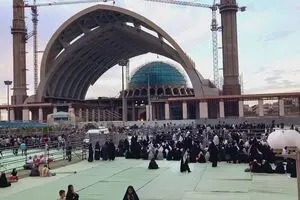 بازگشایی درهای مصلی از ۶ صبح شنبه برای وداع با رهبر شهید