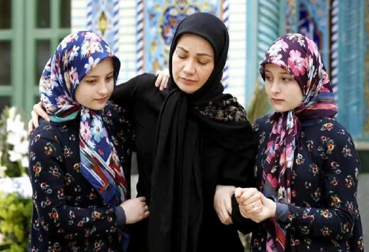 سونیا و سنا حسینی جایگزین‌ سارا و نیکا در سریال «پایتخت» شدند/ عکس