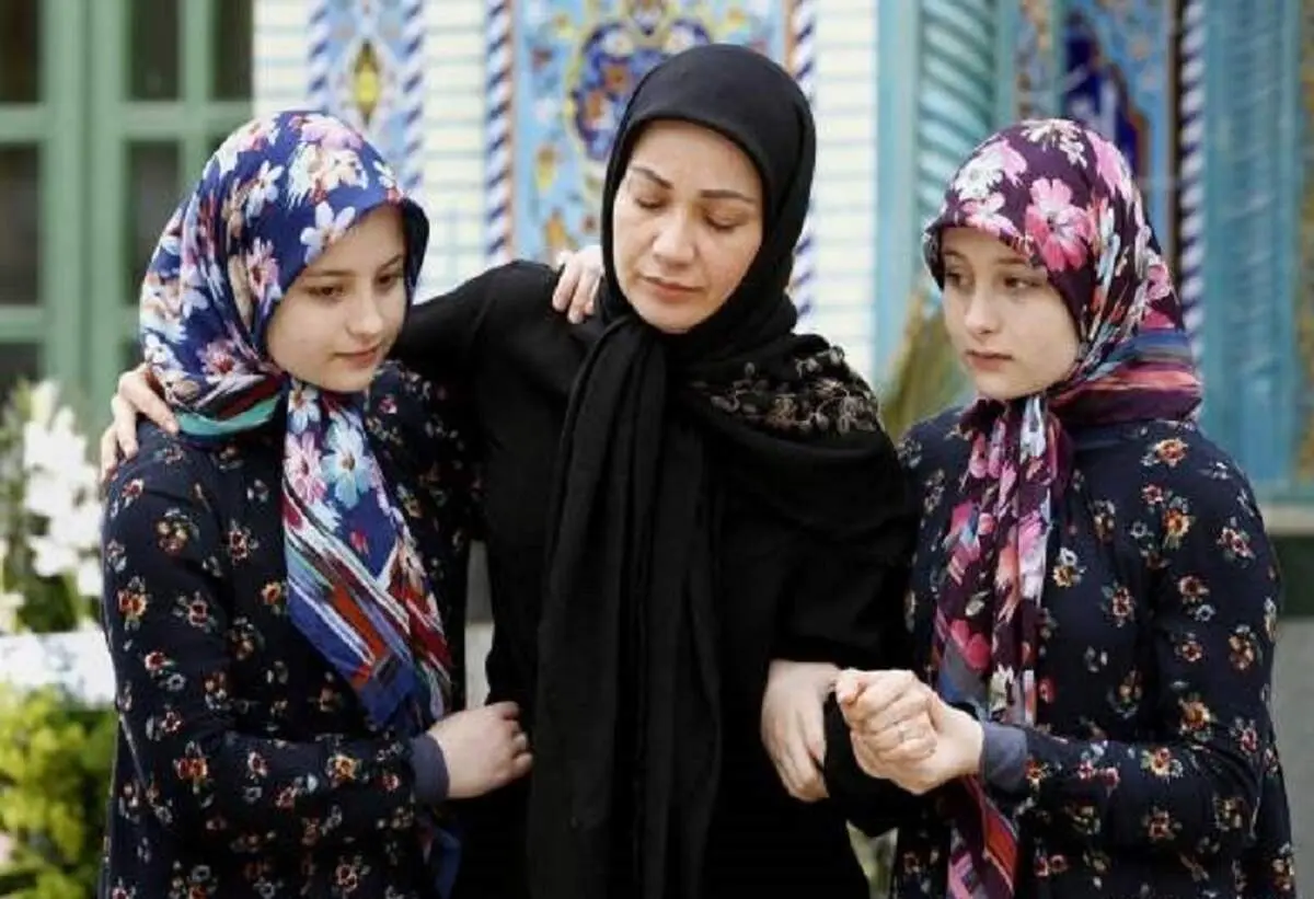 سونیا و سنا حسینی جایگزین‌ سارا و نیکا در سریال «پایتخت» شدند/ عکس