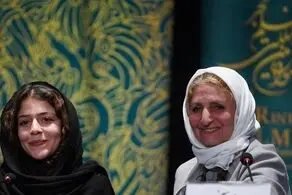  تیپ و استایل جالب کیمیا زارعی در جشنواره فجر/ تصاویر