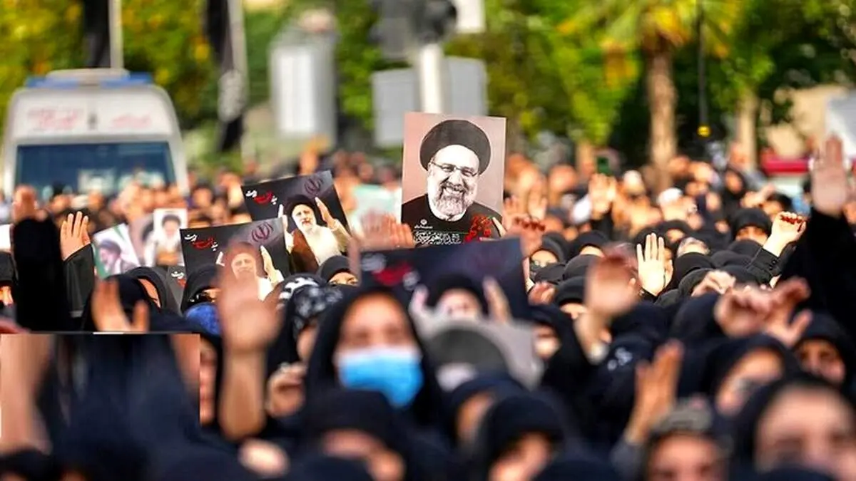 حجت الاسلام سید میثم خامنه‌ای فرزند رهبری در مراسم تشییع پیکر رئیسی/ عکس