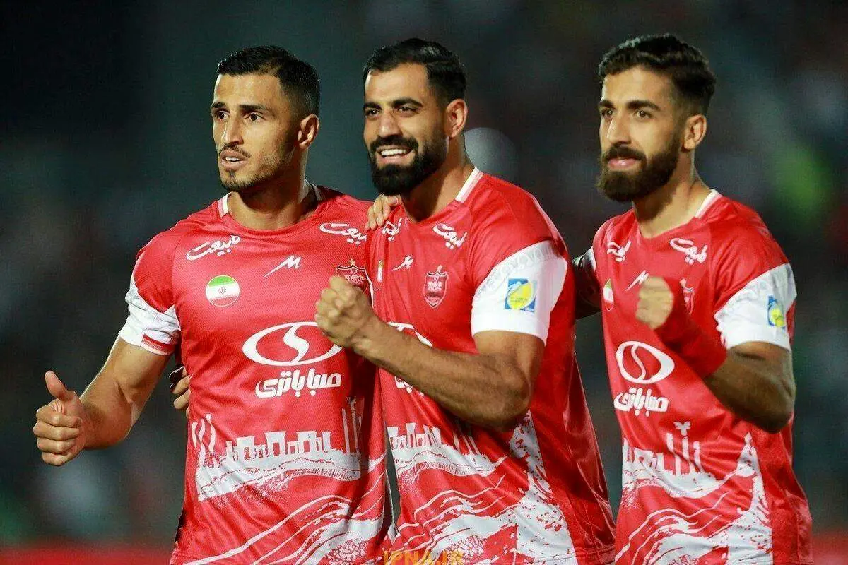 پرچم خاص زنان پرسپولیسی در شهر قدس سوژه دوربین ها شد
