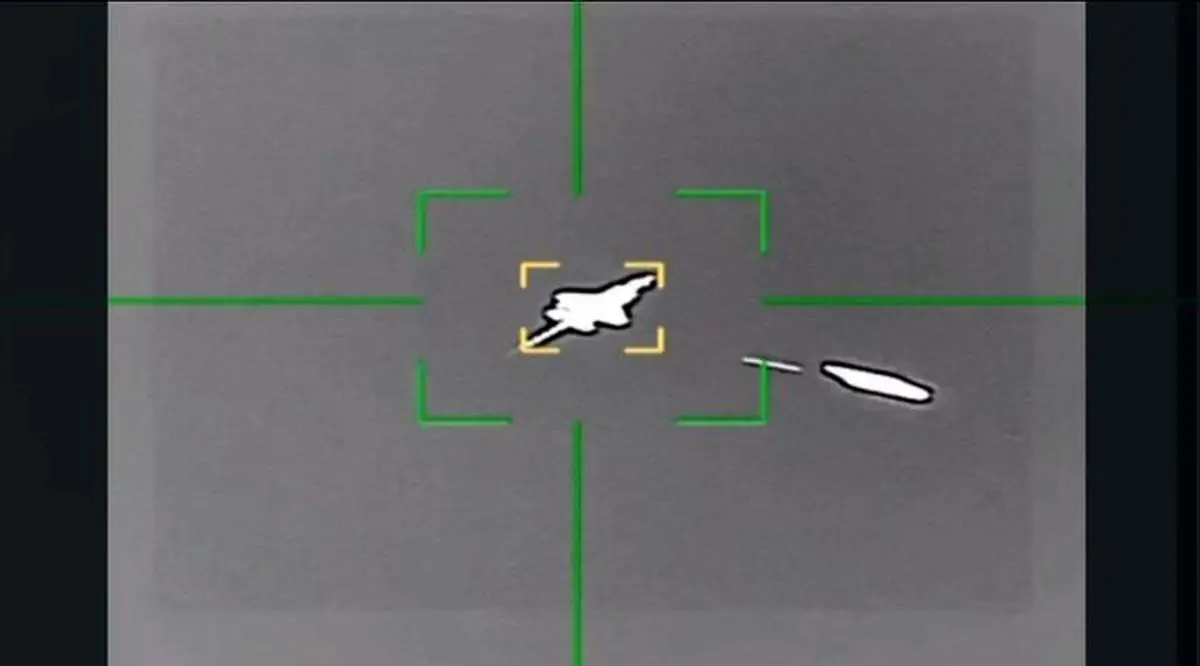 یک جنگنده راهبردی f۳۵ ارتش آمریکا در آسمان مرکزی ایران مورد اصابت و آسیب قرار گرفت