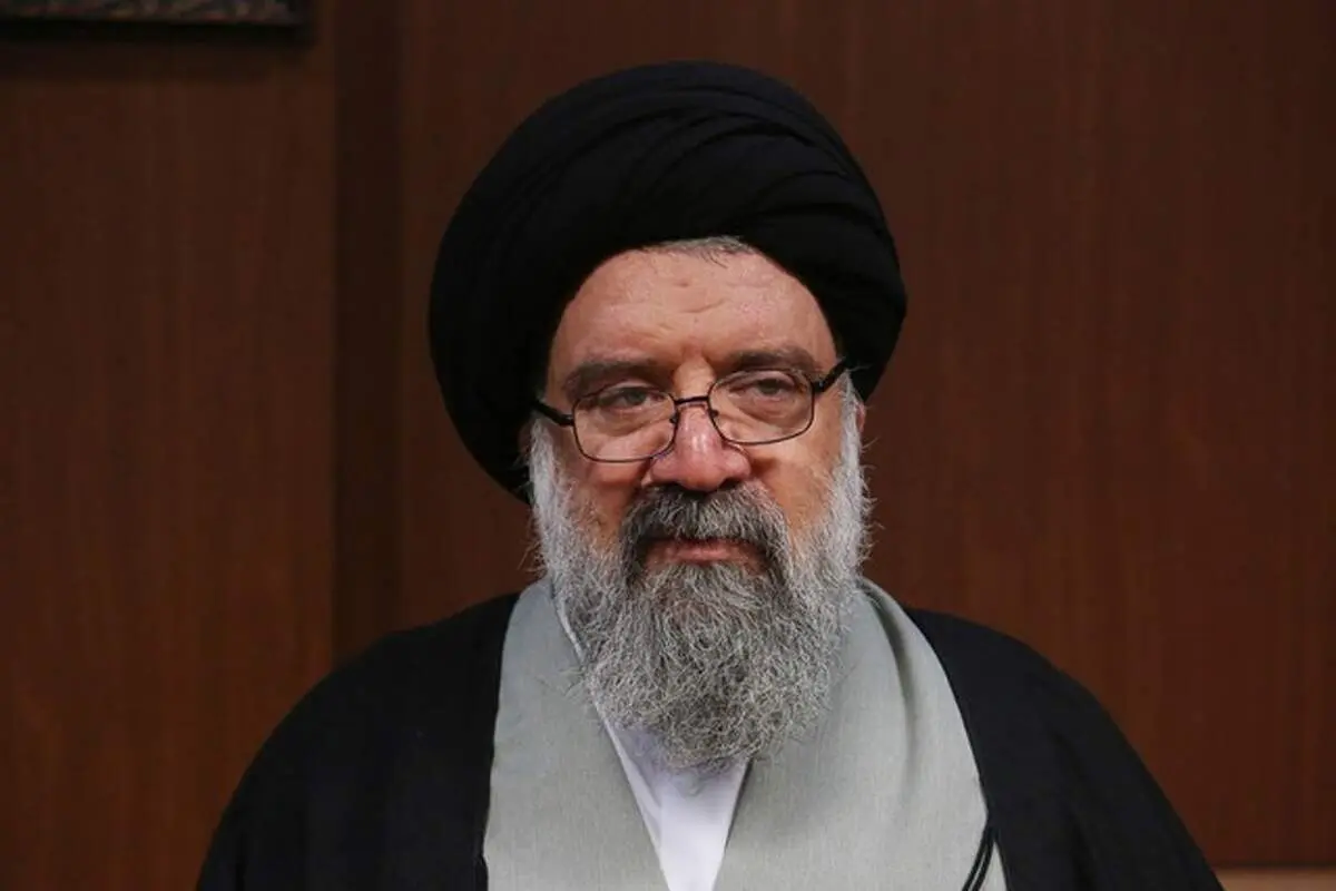 هدیه متفاوت امام جمعه تهران به مسعود پزشکیان