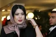 عکس عجیب| خانم بازیگر لُنگ پوشید و فیگور مدلینگی هم گرفت/ وقتی احساس خوش‌تیپی کاذب بر هنرمند معروف سینما غلبه می‌کند!
