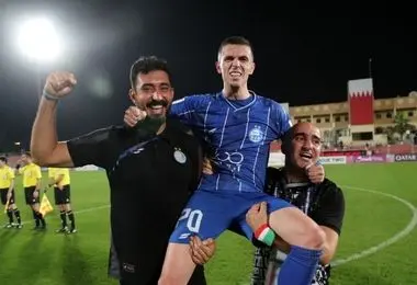 یاسر آسانی همه را انگشت به دهان گذاشت