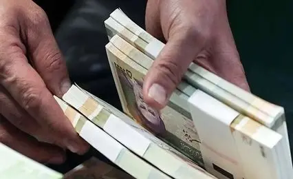 افزایش عیدی کارمندان و سکوت در برابر مستمری‌بگیران