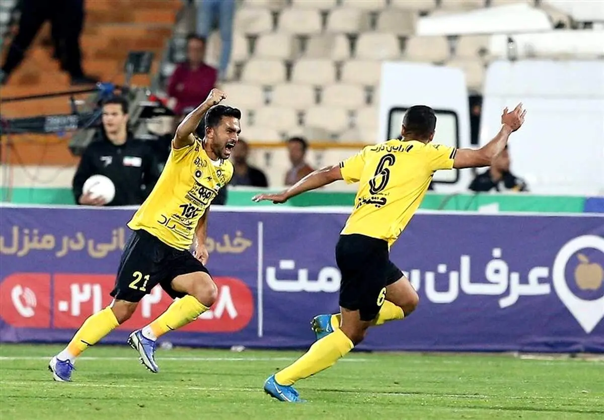 ستاره سپاهان: پرسپولیس را دو بر صفر بردیم