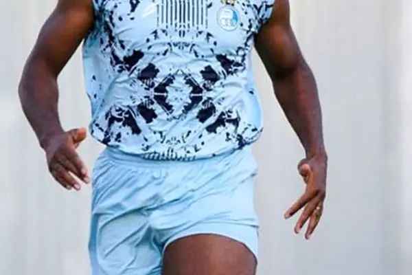 مهاجم استقلال از فرانسه پیام داد