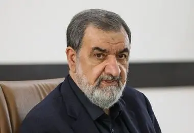 دیدار محسن رضایی با خانواده شهید لاریجانی