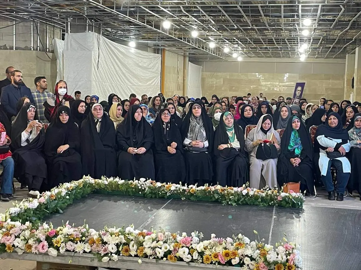 پروانه مافی در همایش زنان حامی پزشکیان: سیاست گذاری در حوزه آشتی با زنان باید مورد توجه باشد!