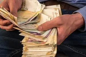 پرداخت عیدی بازنشستگان به تاخیر افتاد؟