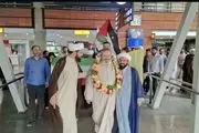قاسمیان جنجالی با دسته گل هواداران آزاد شد + عکس 