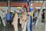 قاسمیان جنجالی با دسته گل هواداران آزاد شد + عکس 