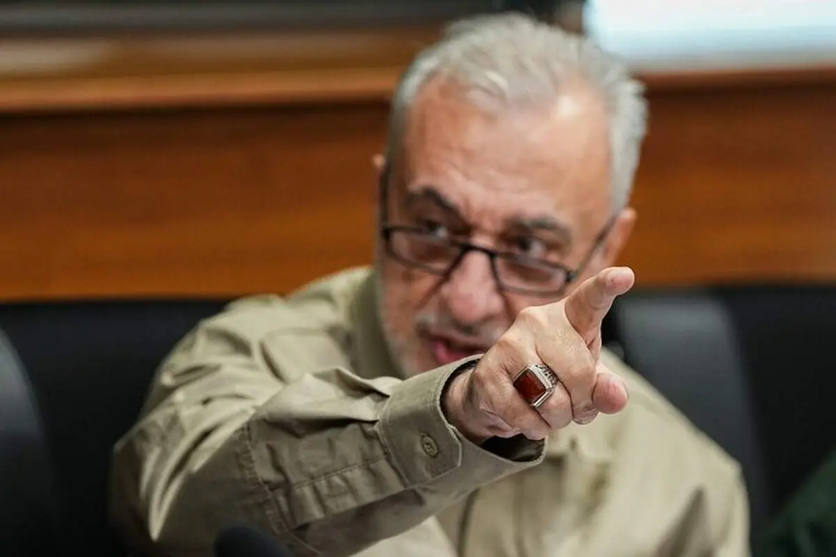 واکنش وزیر دفاع به احتمال استفاده آمریکا از «مادر بمب‌ها»