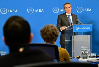 گروسی از نیروگاه هسته‌ای بوشهر در ایران بازدید می کند 