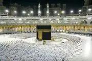 یک فرد عجیب در وسط مراسم حج ظاهر شد/ عکس