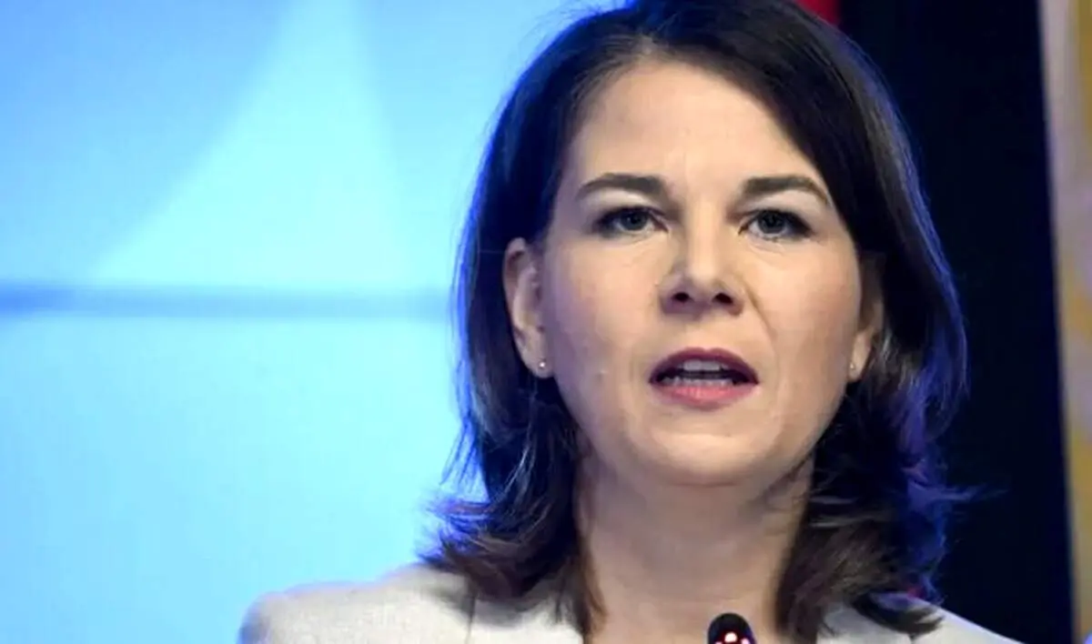 واکنش وزیر خارجه آلمان به دست ندادن الجولانی: او را از لبخند زیبایم محروم کردم!