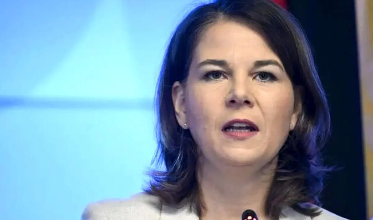 واکنش وزیر خارجه آلمان به دست ندادن الجولانی: او را از لبخند زیبایم محروم کردم!