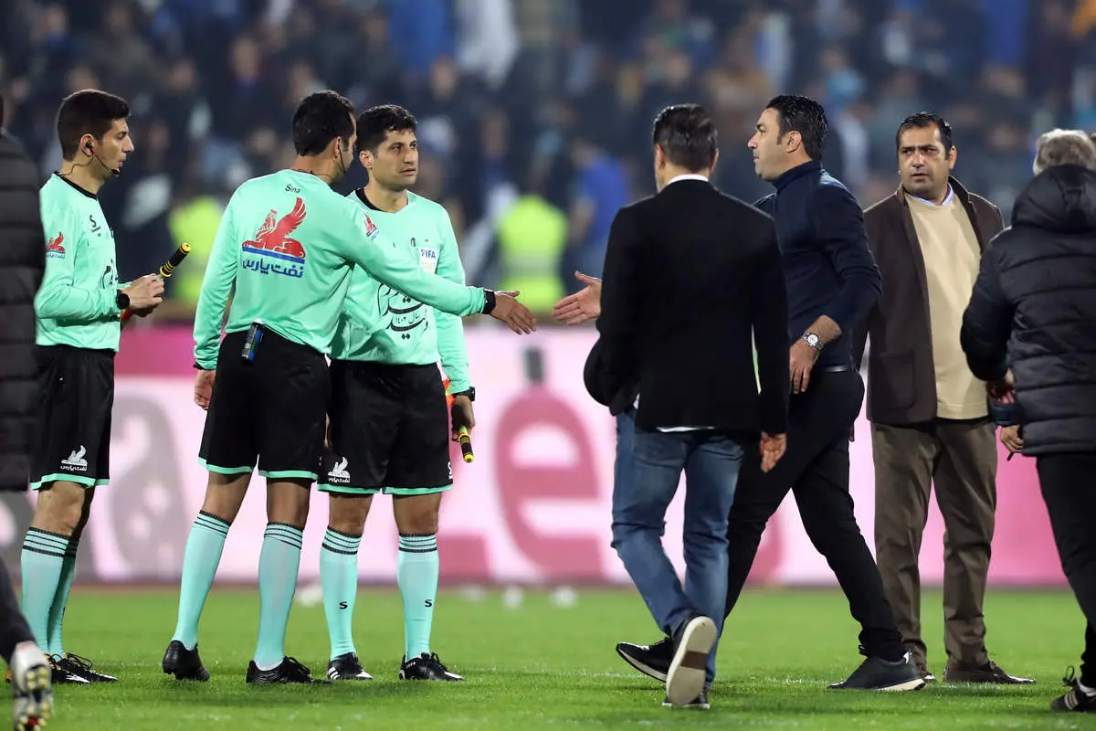 داور بازی استقلال و پرسپولیس تا پایان نیم‌فصل محروم شد!
