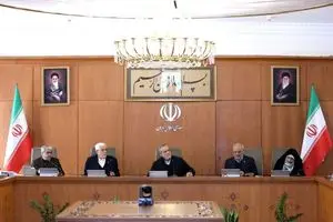 بی توجهی به اقشار آسیب‌پذیر جامعه از عوامل مهم بروز نارضایتی‌ها است/ گزارش وزیر امور خارجه به اعضای هیات دولت