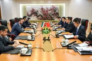 تاکید پکن بر حق مشروع ایران در برنامه هسته‌ای