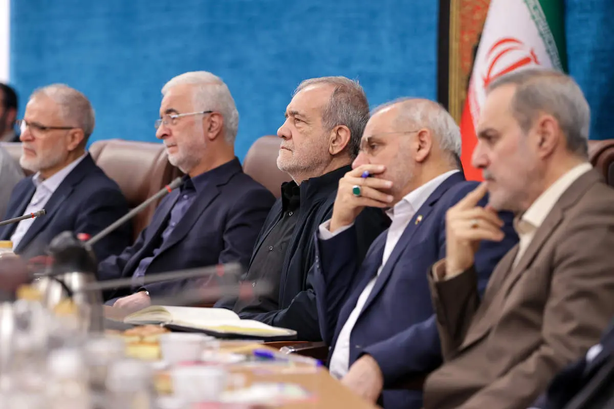 پزشکیان: هیچکس نباید با شکم گرسنه شب سر بر بالین بگذارد/ تهران با کاهش شدید منابع آبی مواجه است