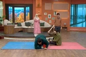 شاهکار تازه دو مجری شبکه سه روی آنتن زنده/ ببینید