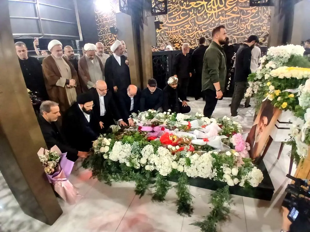 حضور سید علی خمینی در مزار شهید سیدحسن نصرالله