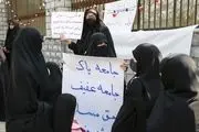 یک زن مقابل شورای شهر: حاضریم مثل مترسلک در مترو بایستیم و ...+ببینید 