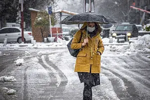 از شنبه (۲۹ شهریور) این مناطق منتظر بارش برف باشند/ کولاک در این جاده ها