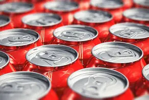 زن جوان با خوردن روزی 8 لیتر نوشابه، مرد!