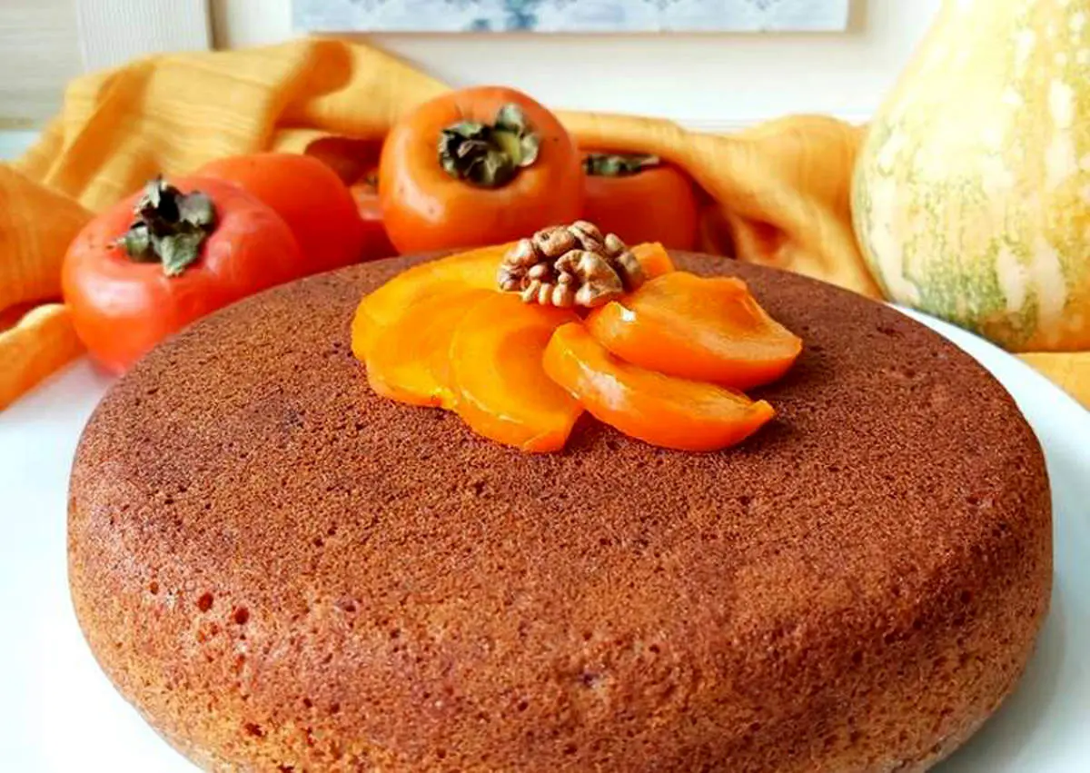 طرز تهیه کیک خرمالو با سس مخصوص