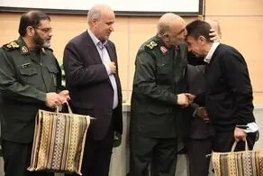 عکس جالب از امیرقلعه نوعی و فرمانده کل سپاه + ببینید 