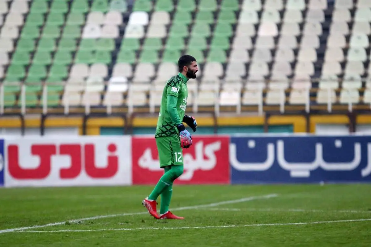 گلر استقلال قصد خداحافظی دارد