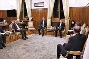 دیدار حسین امیرعبداللهیان با خانواده یک زندانی ایرانی در عراق