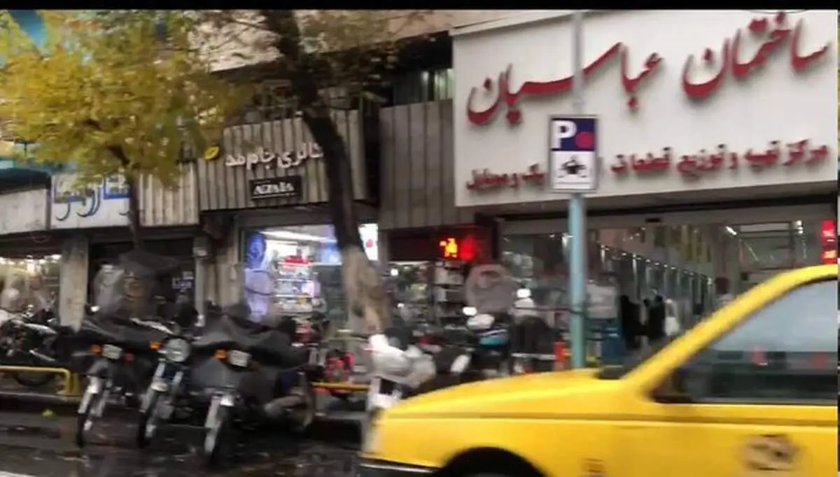 اعتصاب در یکی از مراکز تجاری تهران؟ 
