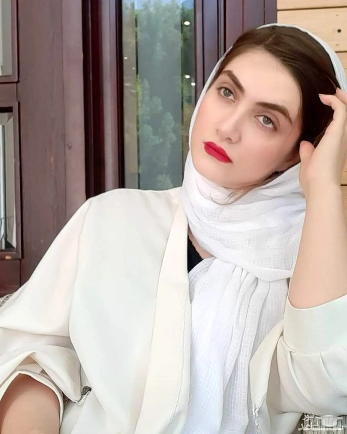 تصاویری از آیسان سریال سقوط در خارج کشور/ الناز ملک واقعی را ببینید
